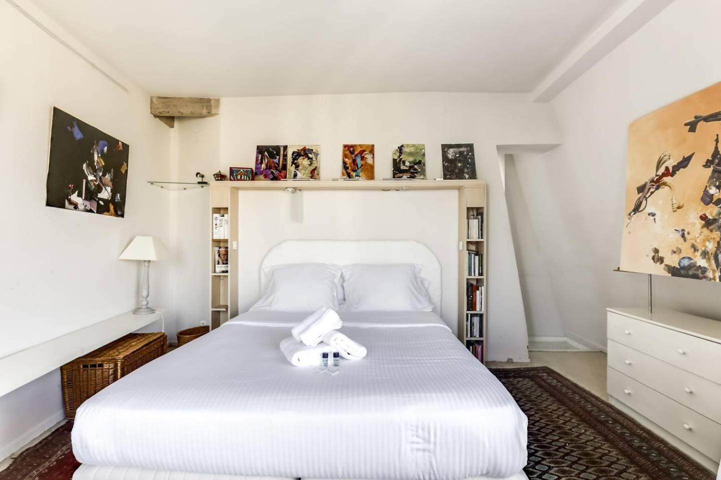 Guestready - French Flair Rooftop Hideaway Appartamento Parigi